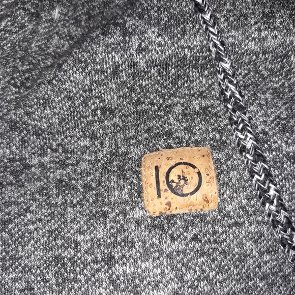 Clothes - Picture 14 of 16